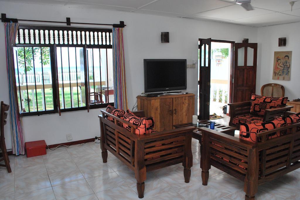 Beach House Mirissa Room photo