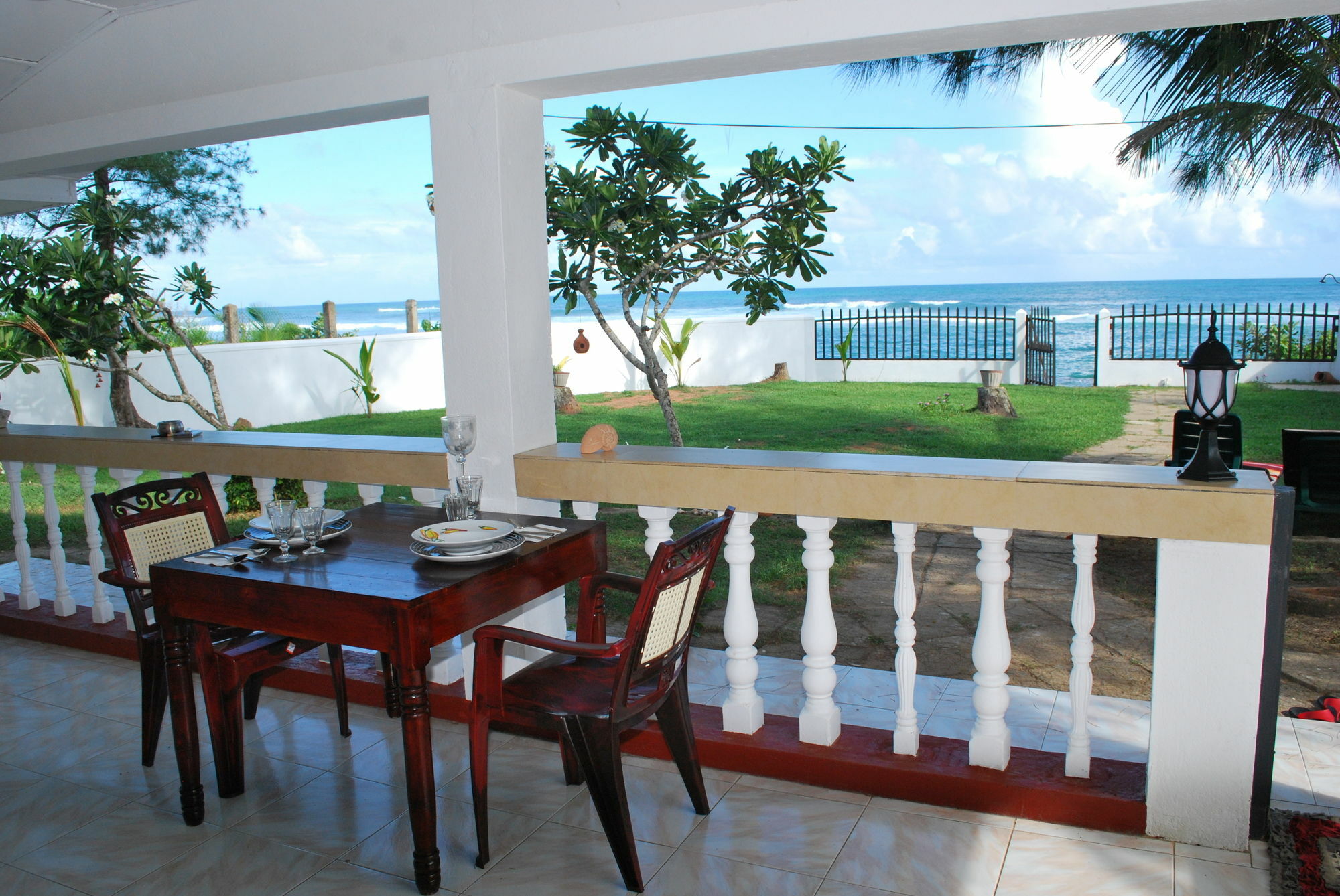 Beach House Mirissa Exterior photo