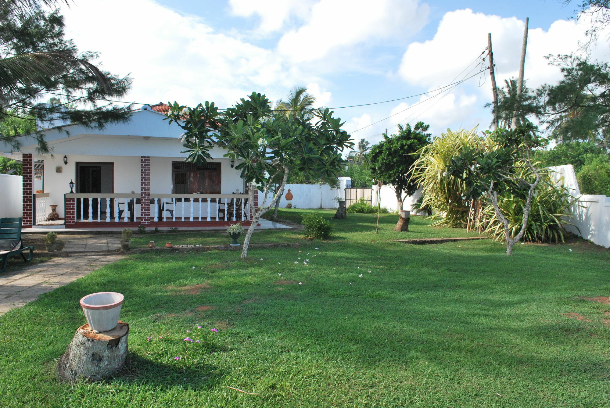 Beach House Mirissa Exterior photo